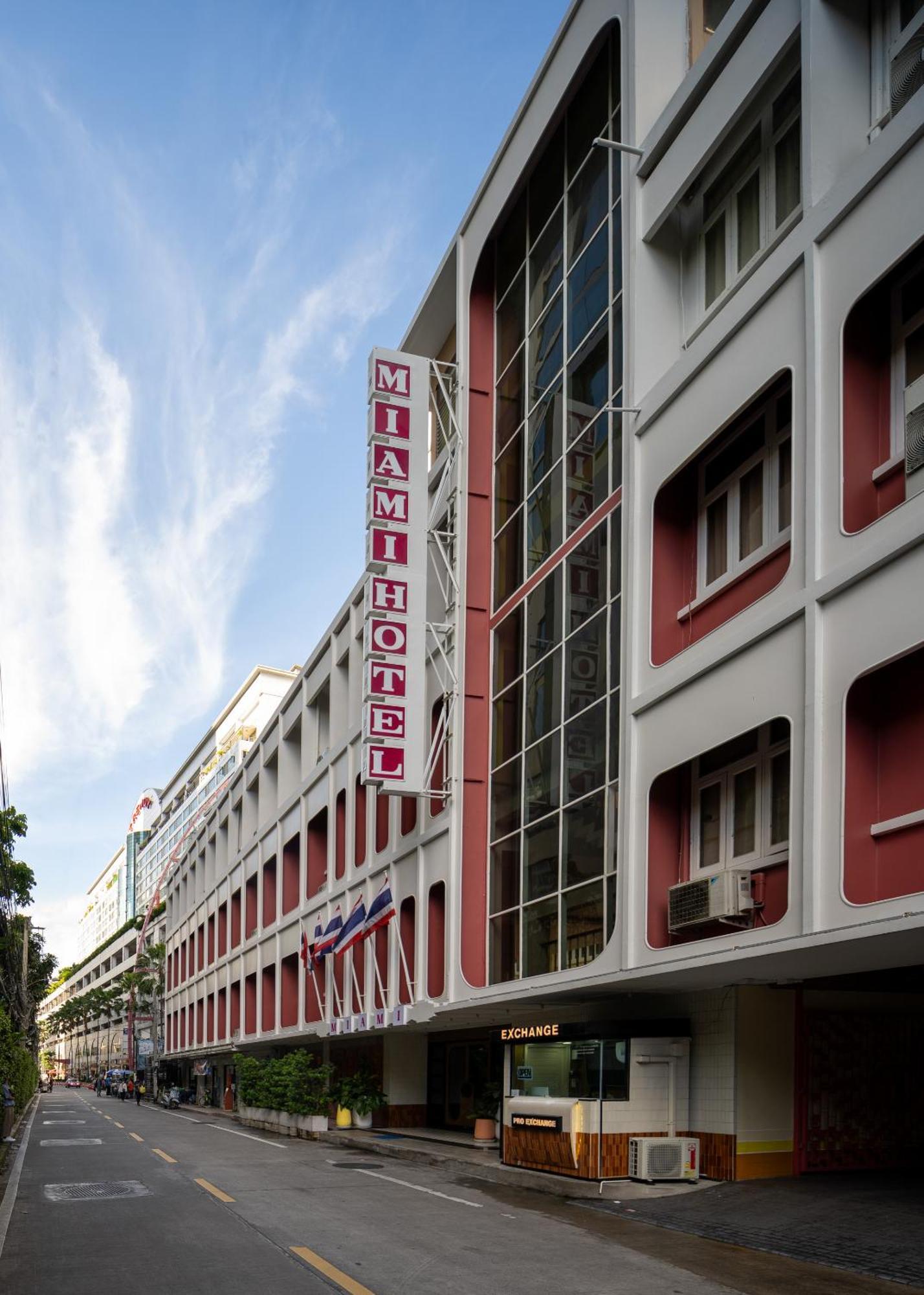 Miami Hotel Bangkok Exterior photo